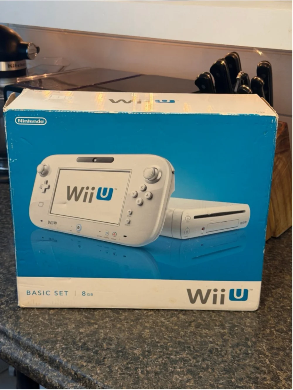 Like New Nintendo White Wii U Basic Set 8GB Console with Gamepad